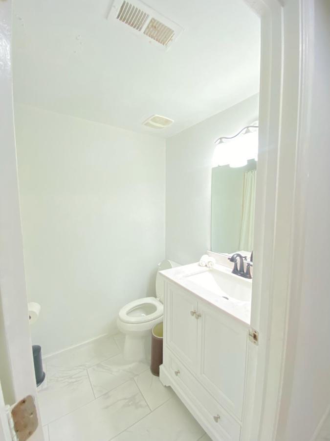 Lovely Remodeled 2Bdrm Basement Home Вашингтон Екстер'єр фото