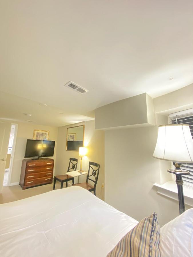 Lovely Remodeled 2Bdrm Basement Home Вашингтон Екстер'єр фото