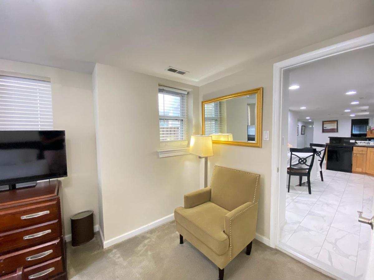 Lovely Remodeled 2Bdrm Basement Home Вашингтон Екстер'єр фото