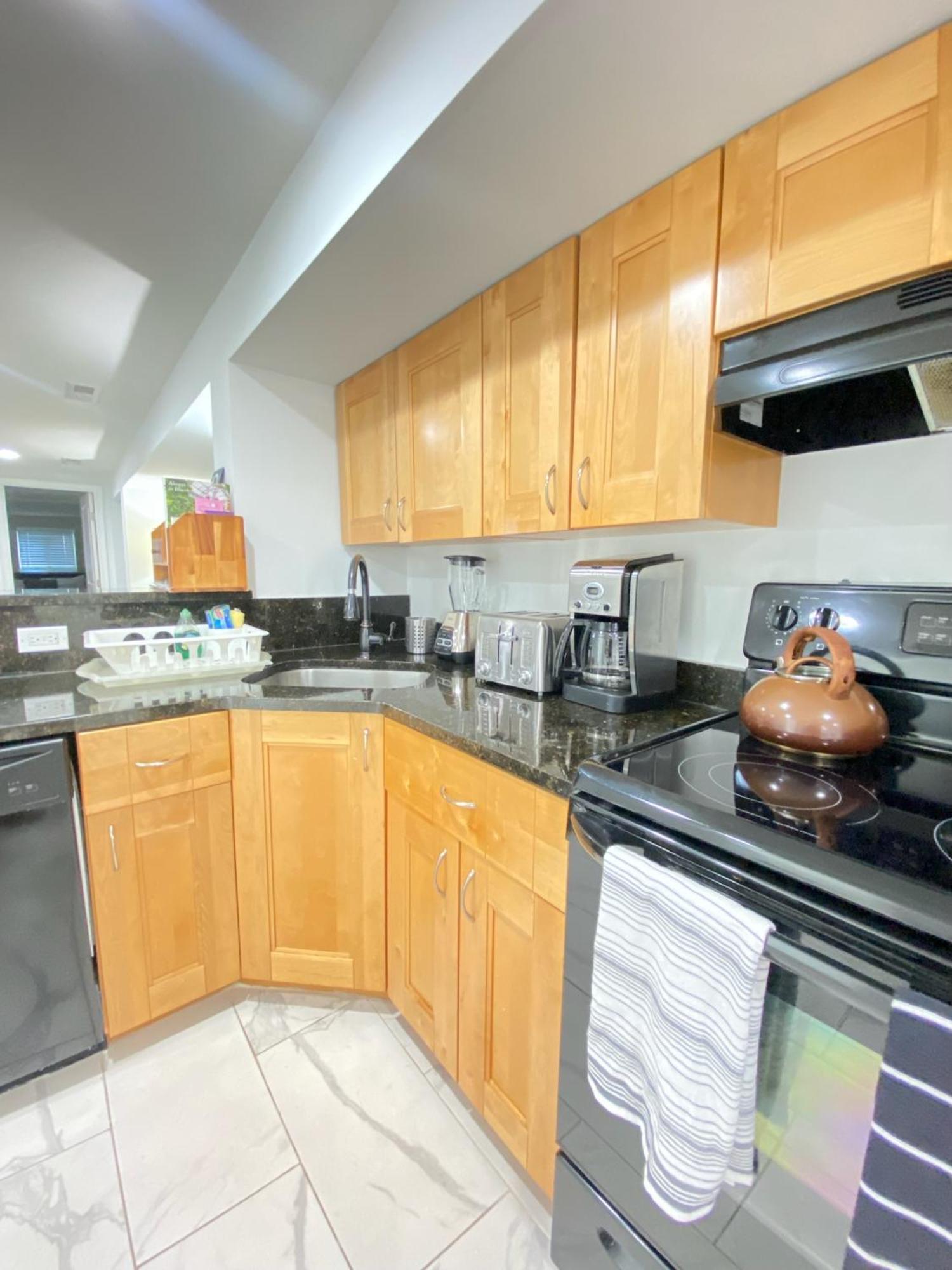 Lovely Remodeled 2Bdrm Basement Home Вашингтон Екстер'єр фото